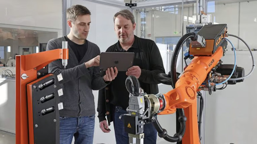 KUKA: AUGMENTED REALITY MAKES NEW ROBOTS EASIER TO START UP